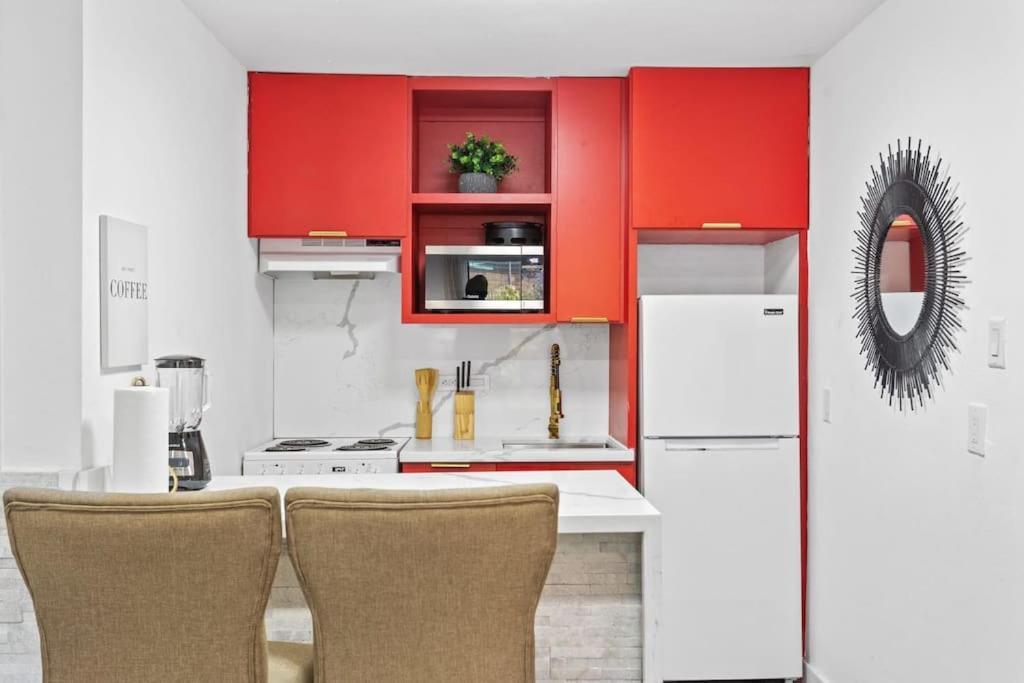 Rodeo Escape: Sleeps 8, Parking, Wi-fi, Free Gym Apartment *