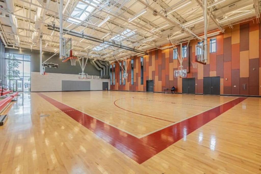 Rodeo Escape: Sleeps 8, Parking, Wi-fi, Free Gym *