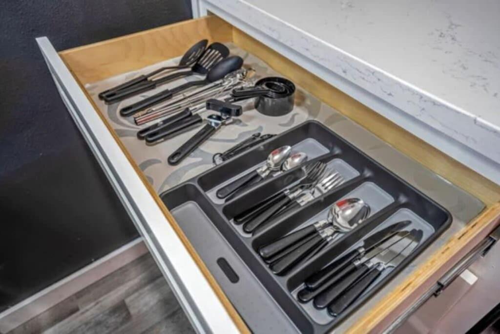 Apartment Rodeo Escape: Sleeps 8, Parking, Wi-fi, Free Gym