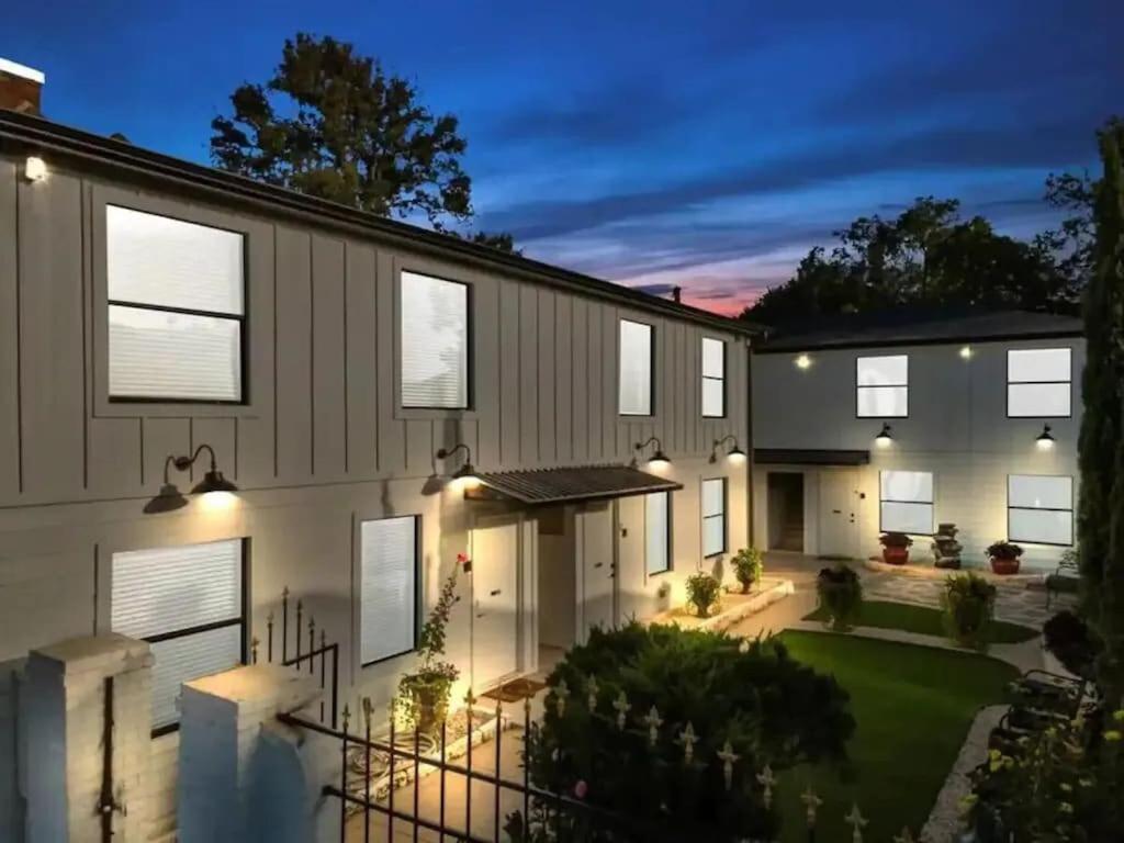 Htx Dtown I Sleeps 7 Wi-fi Parking Free Gym Apartment Houston