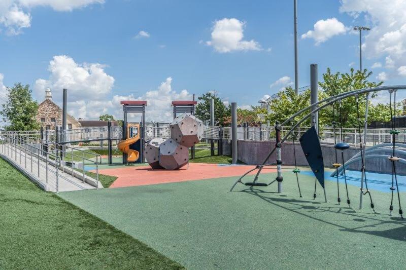 Htx Dtown I Sleeps 7 Wi-fi Parking Free Gym Apartment *
