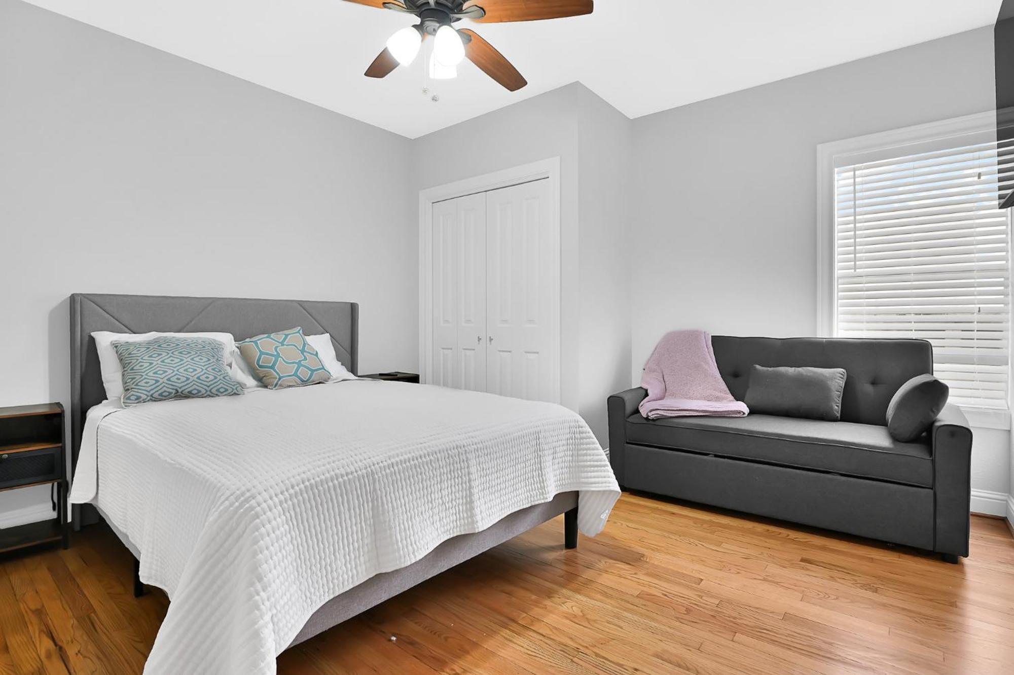 *sweet Houston*/12ppl/3br/1b Holiday home