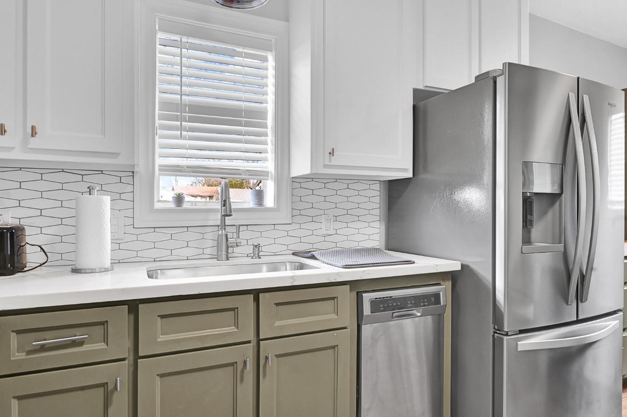 *sweet Houston*/12ppl/3br/1b Houston