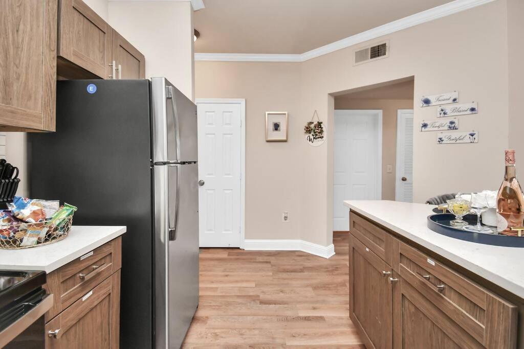 Ultimate Retreat Near Galleria-pool Houston