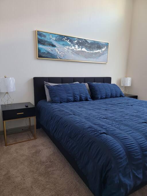 Sodo Gem: Rooftop Skyline Pool Parking Wi-fi Apartment *