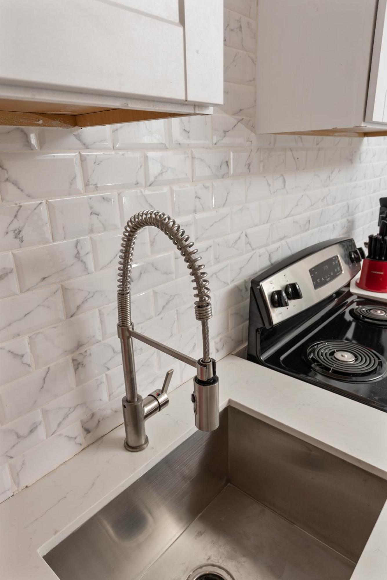 Urban Retreat 1br With Free Park * Houston