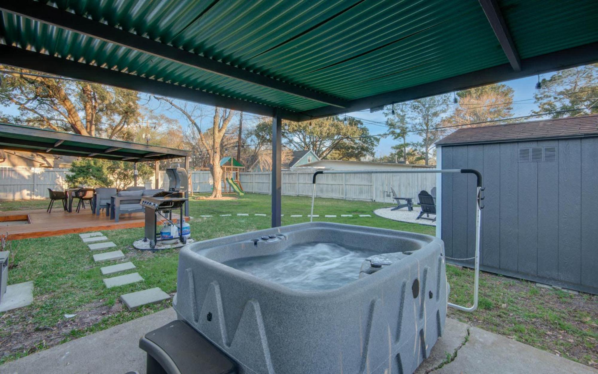 4-bd Mid-modern Century With Firepit & Playground Holiday home *