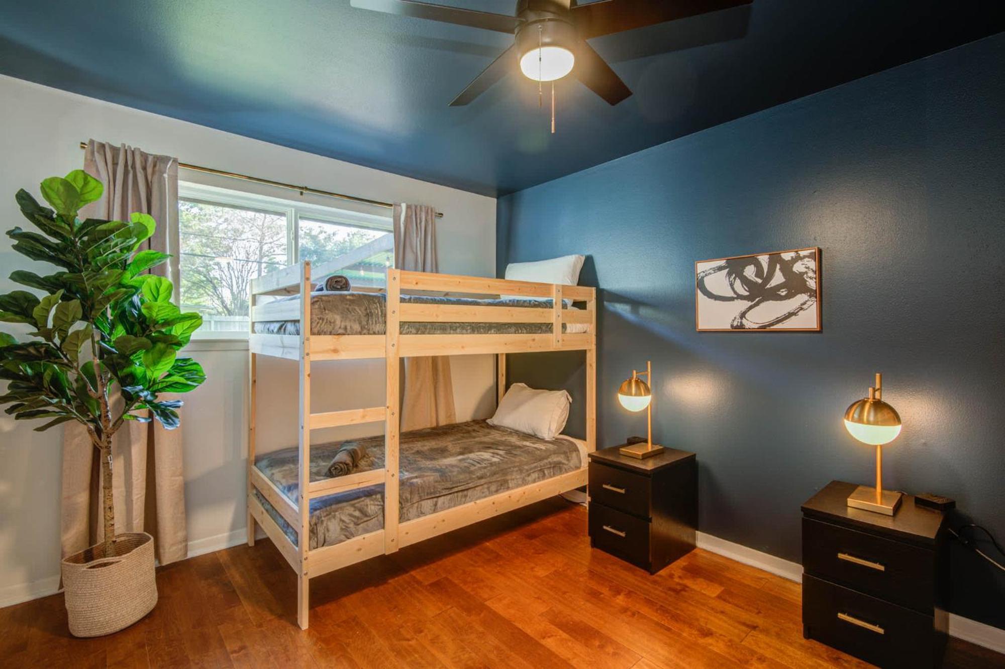 4-bd Mid-modern Century With Firepit & Playground *