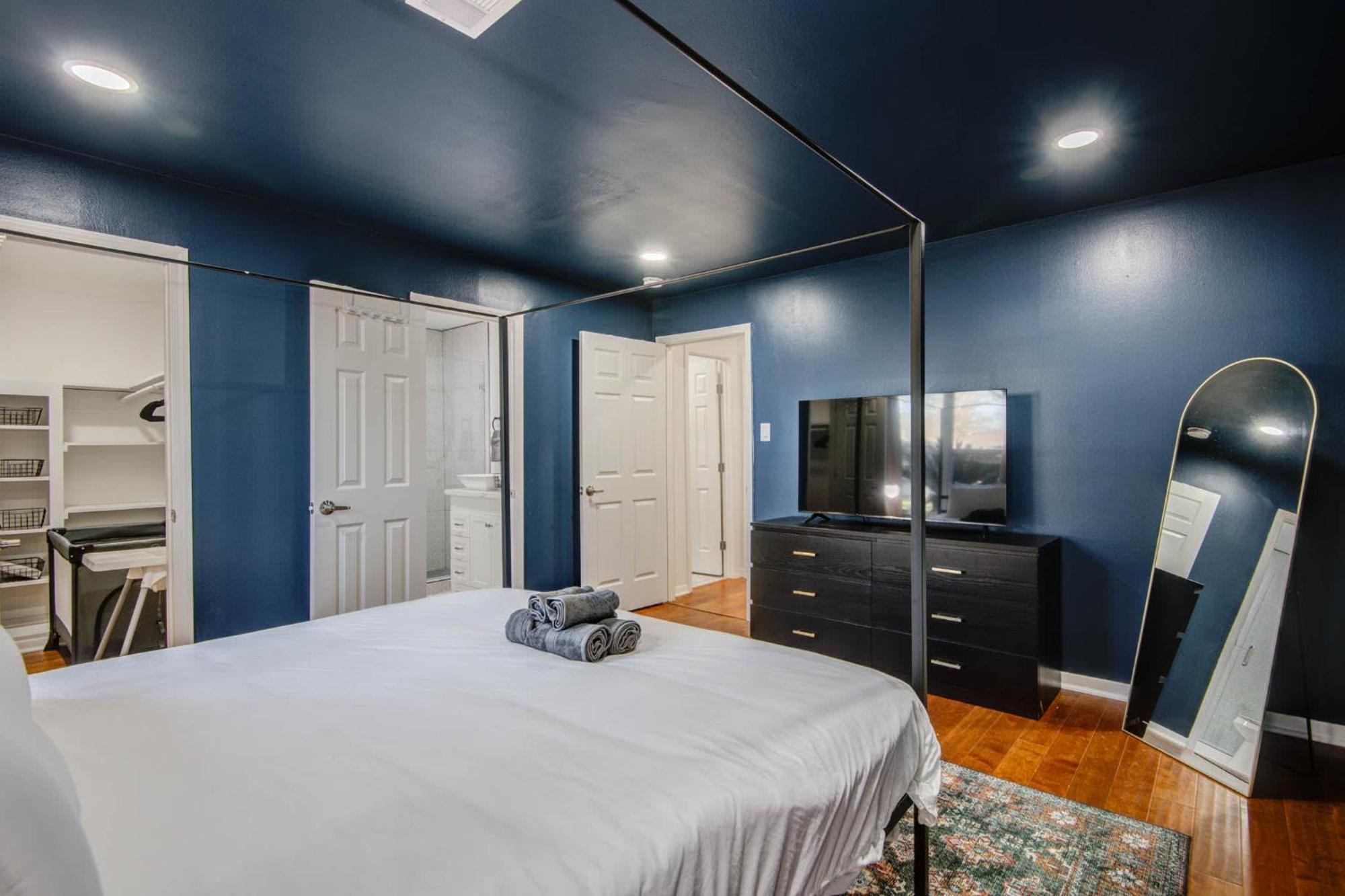 4-bd Mid-modern Century With Firepit & Playground Holiday home *