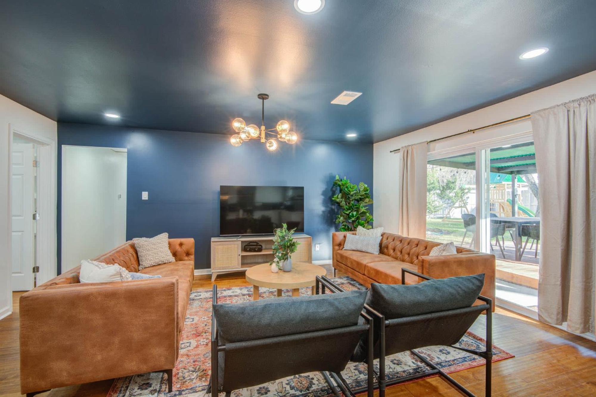 4-bd Mid-modern Century With Firepit & Playground *