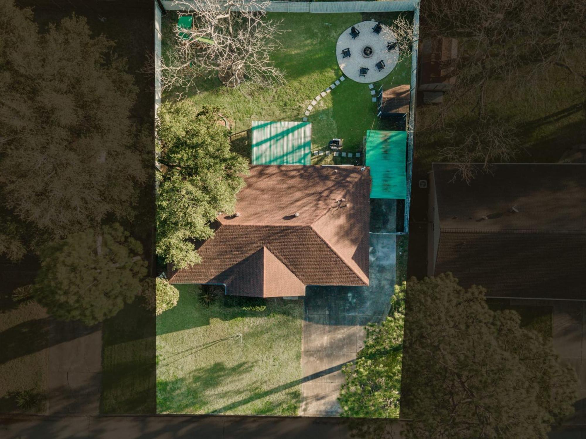 Holiday home 4-bd Mid-modern Century With Firepit & Playground Houston