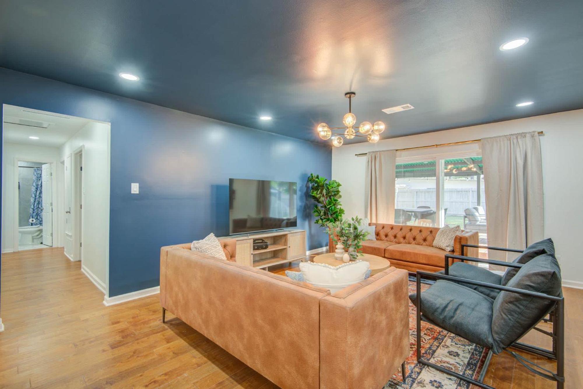 4-bd Mid-modern Century With Firepit & Playground *