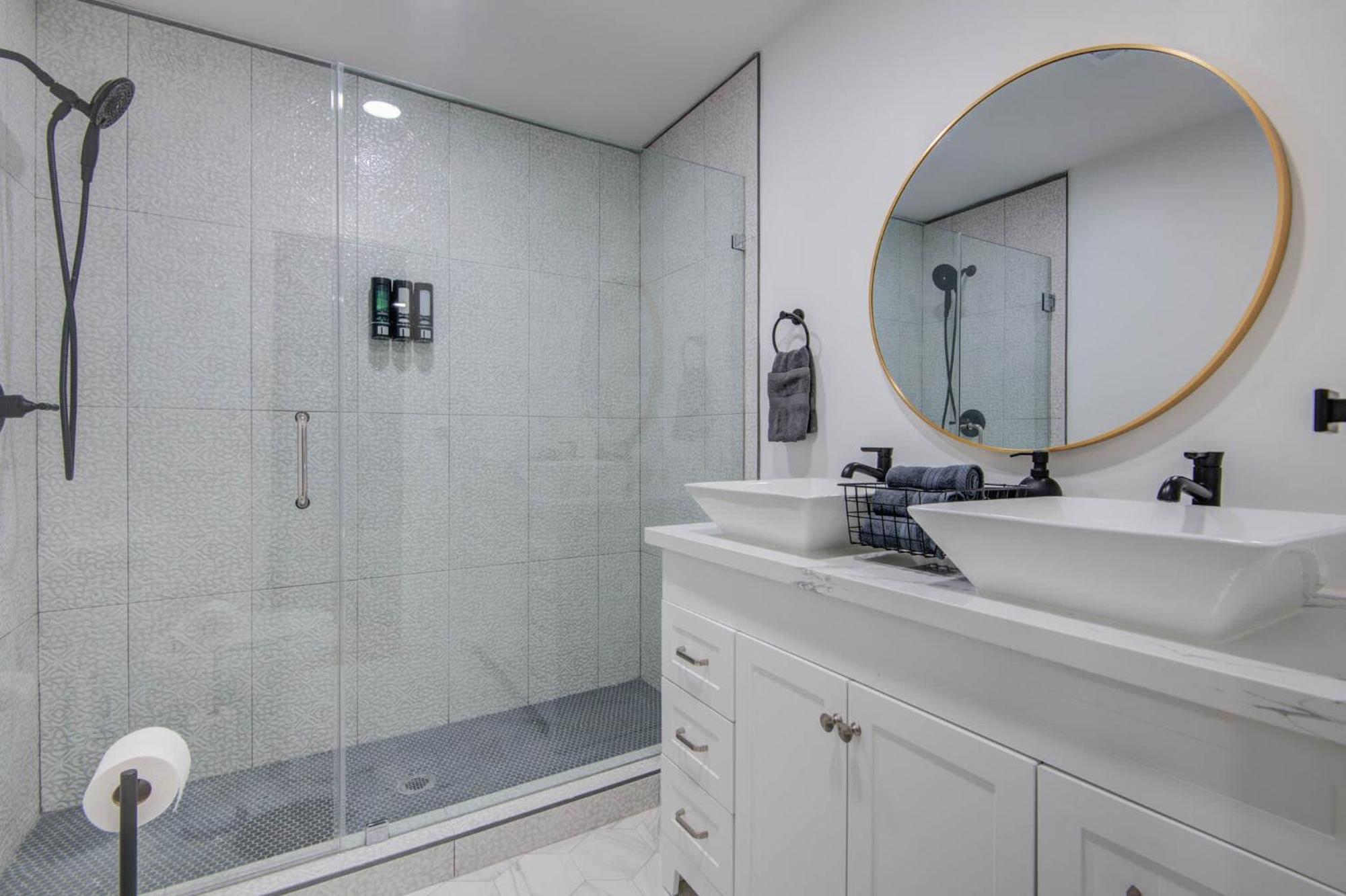 4-bd Mid-modern Century With Firepit & Playground * Houston