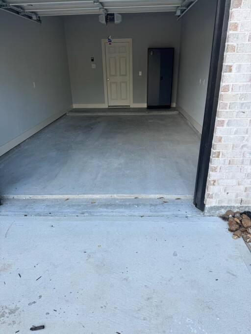 Holiday home Modern 2024 Townhome With Indoor Hoops Huge Tvs And Gray Chic Design *
