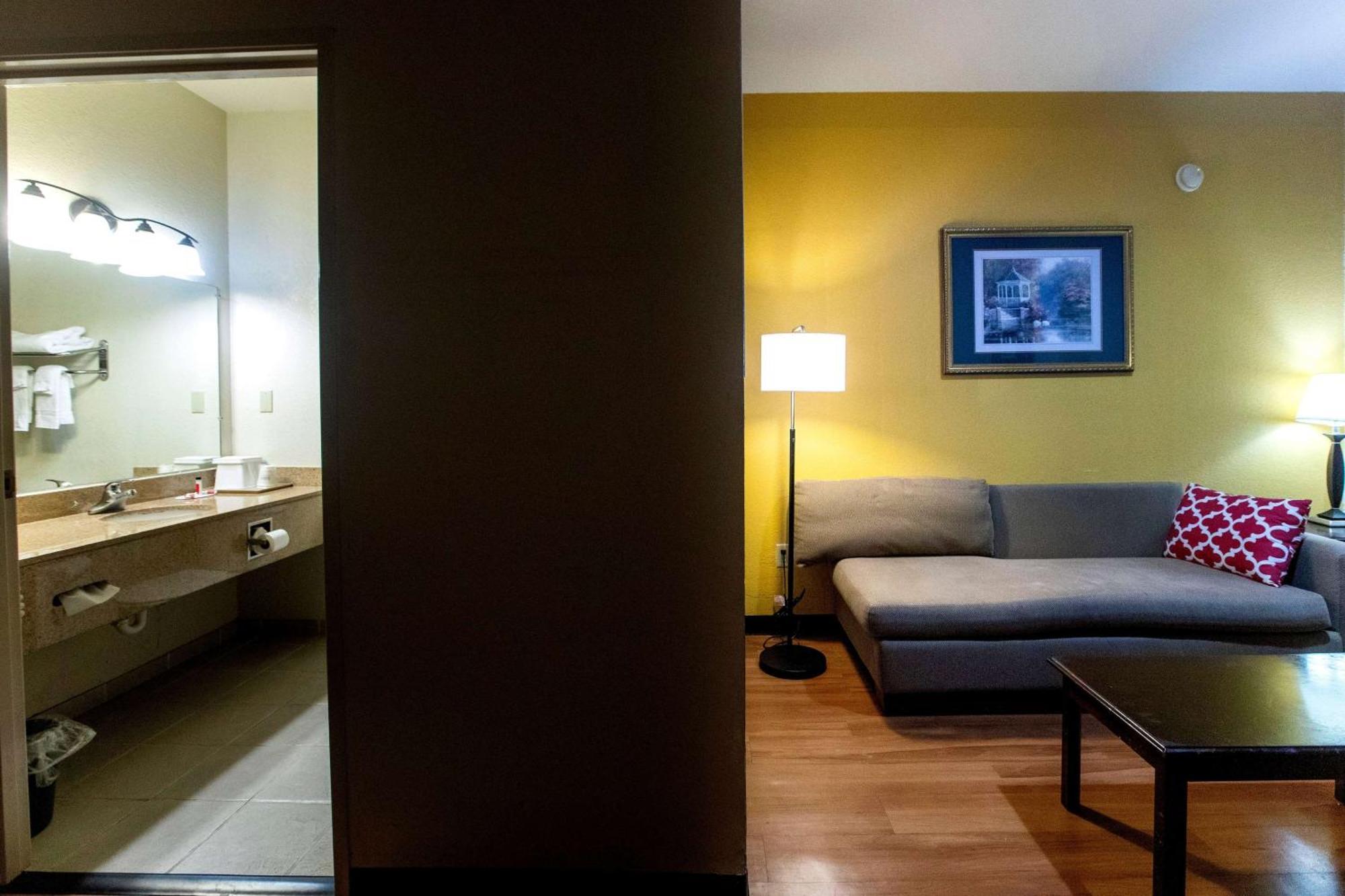 Days & By Wyndham North/aldine Hotel 2*
