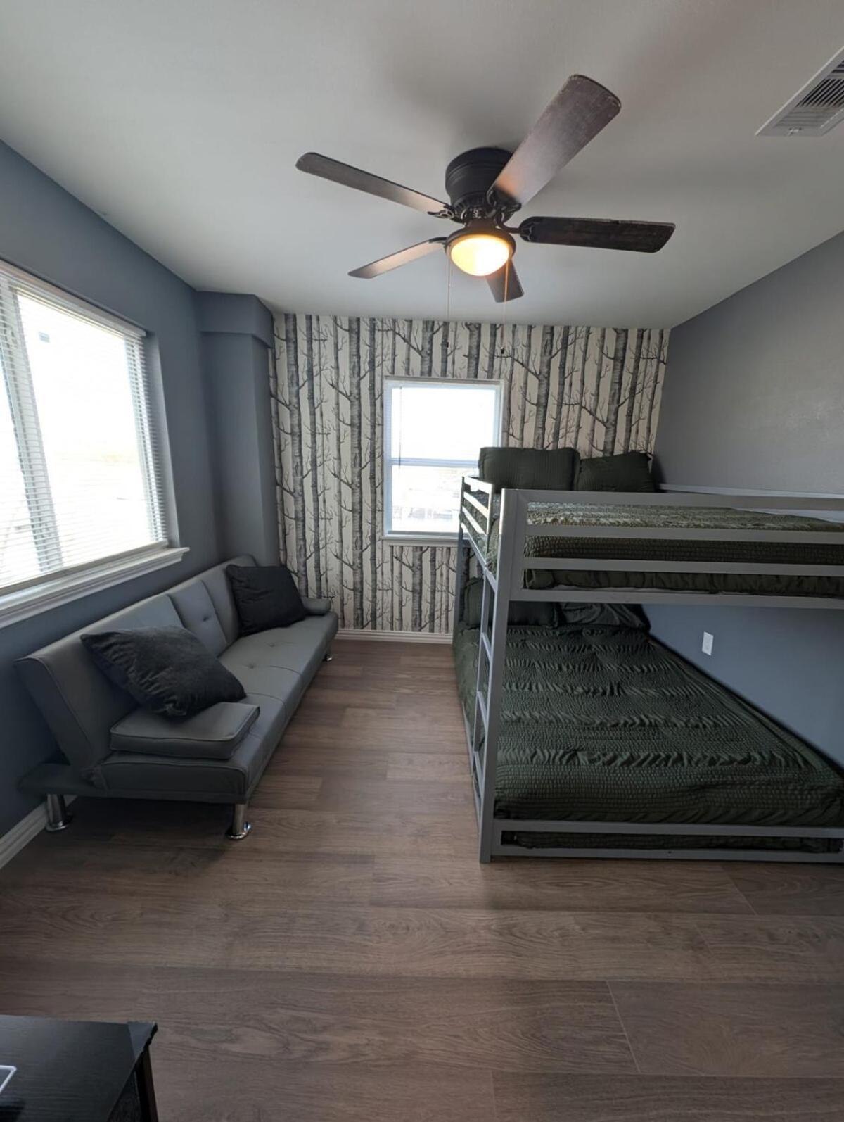 Cozy 2b Near Uofh And Tsu! Houston