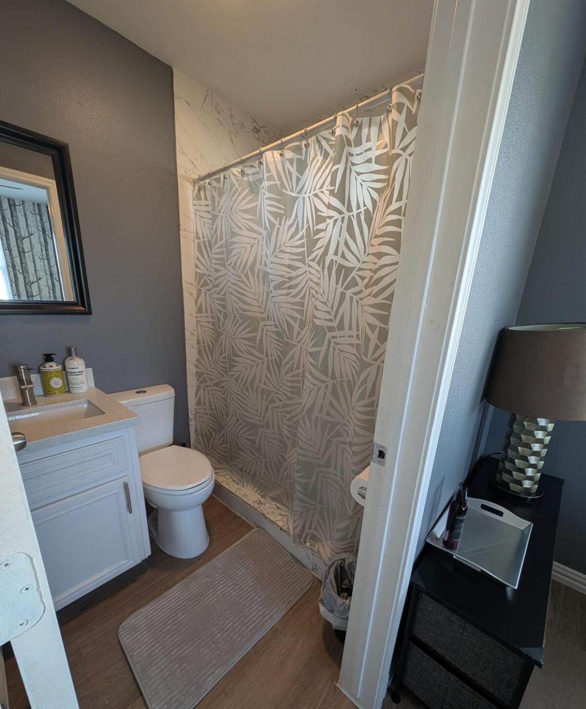 Cozy 2b Near Uofh And Tsu! *