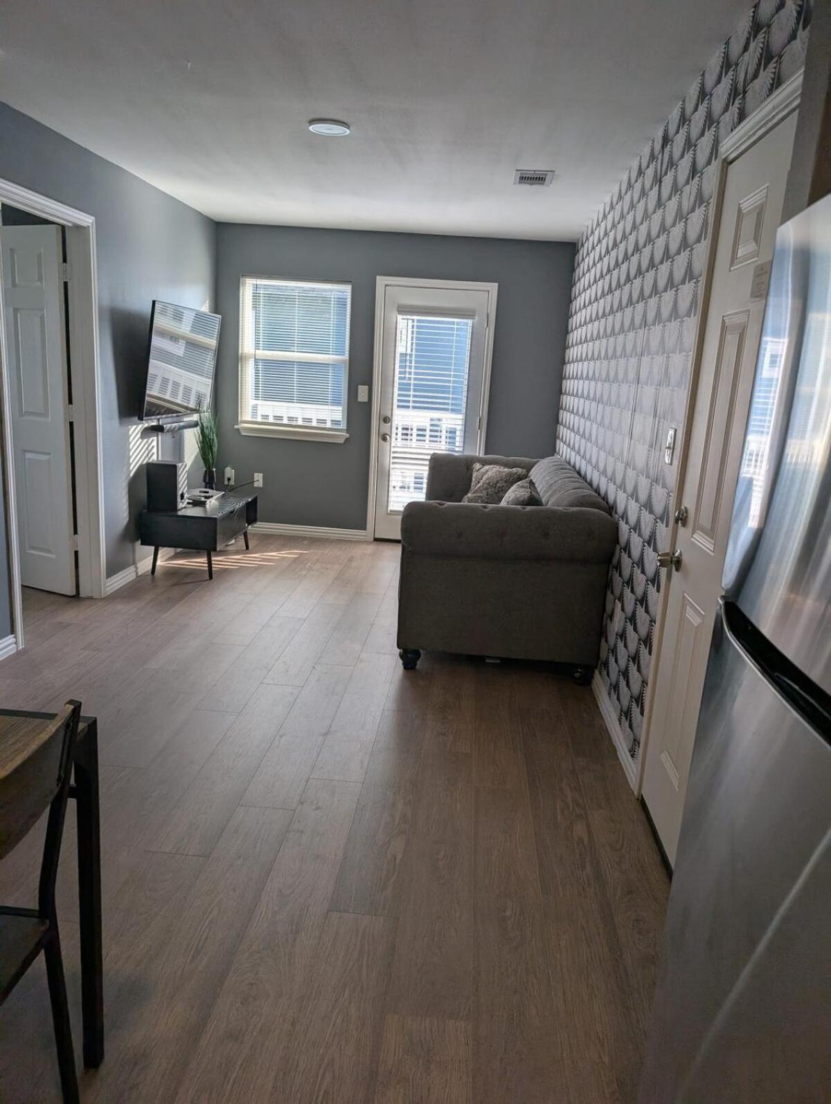 Cozy 2b Near Uofh And Tsu! Apartment *