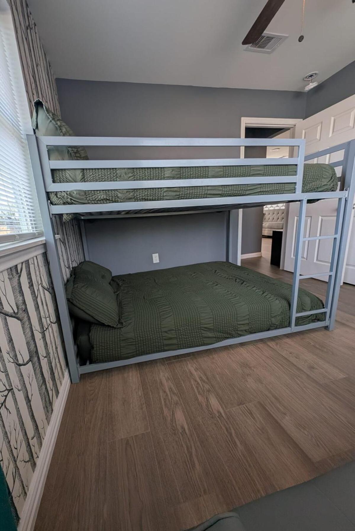 Apartment Cozy 2b Near Uofh And Tsu!