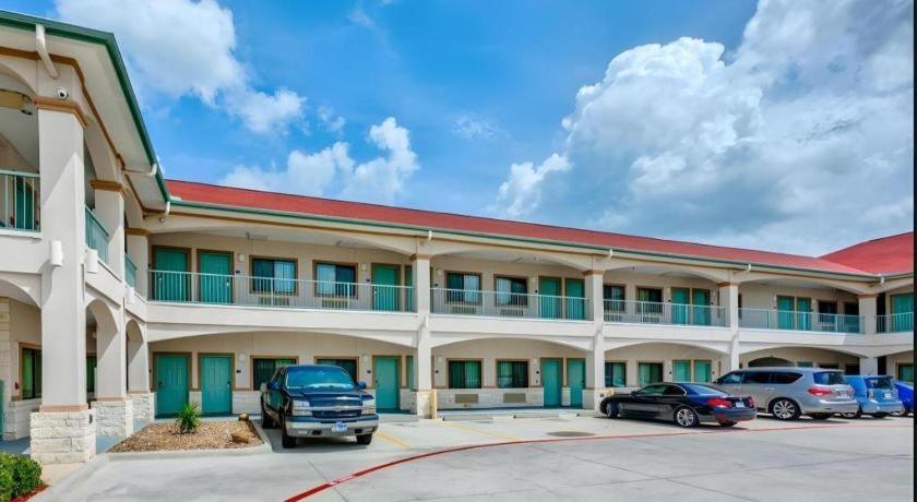 Hotel Americas Value And Iah Airport North Humble