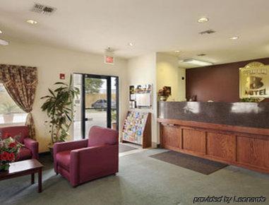 Super 8 By Wyndham Houston/i-10/federal Road 2*