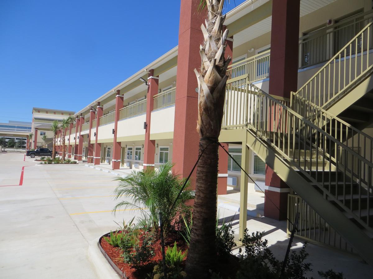 Grand & Chinatown Motel 2*