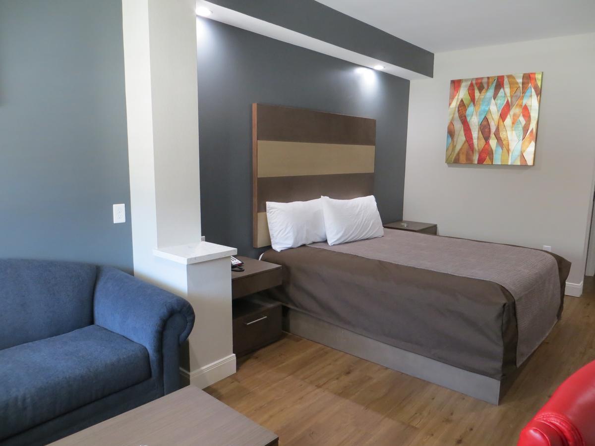Grand & Chinatown Motel