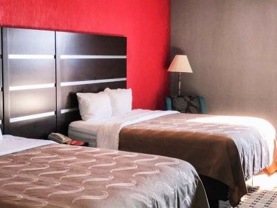 Inn Quality East I-10 2*