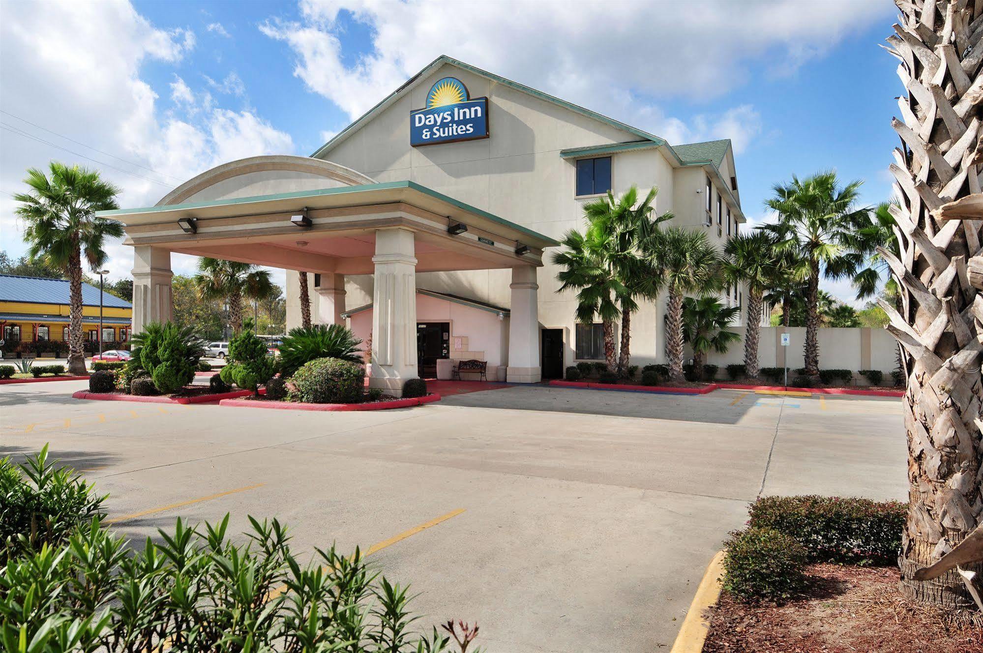 Days & By Wyndham North/aldine Hotel