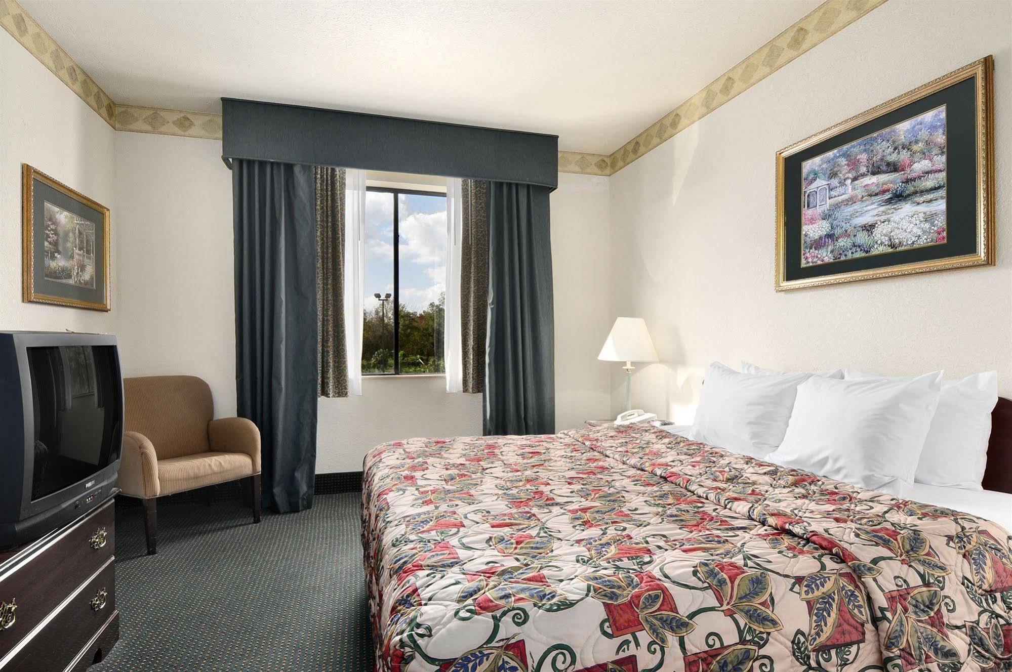 Hotel Days & By Wyndham North/aldine