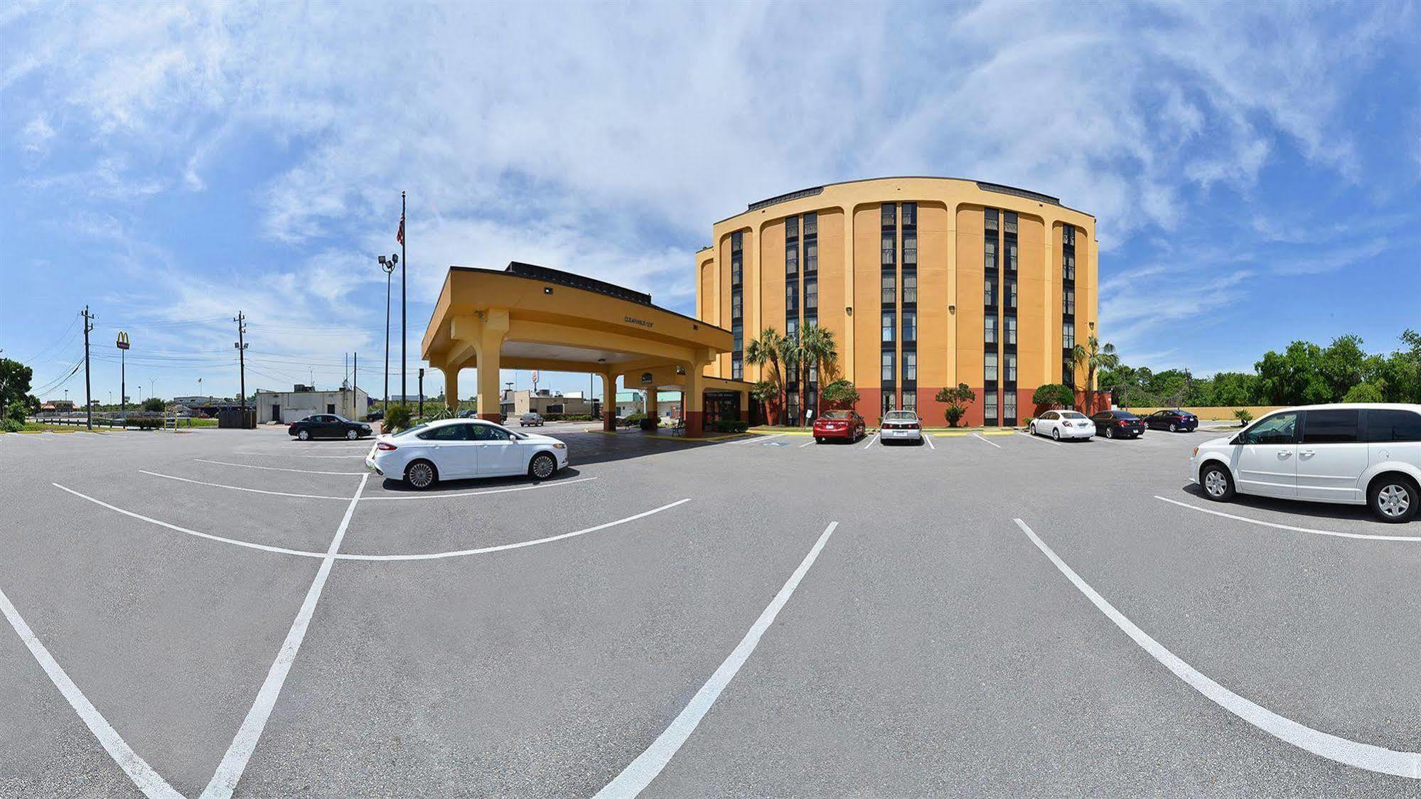 Quality East I-10 Inn