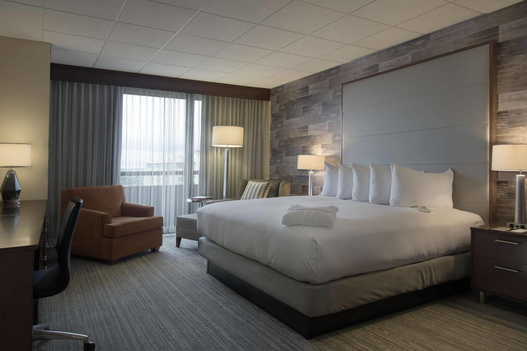 Doubletree By Hilton & By The Galleria 4* Houston
