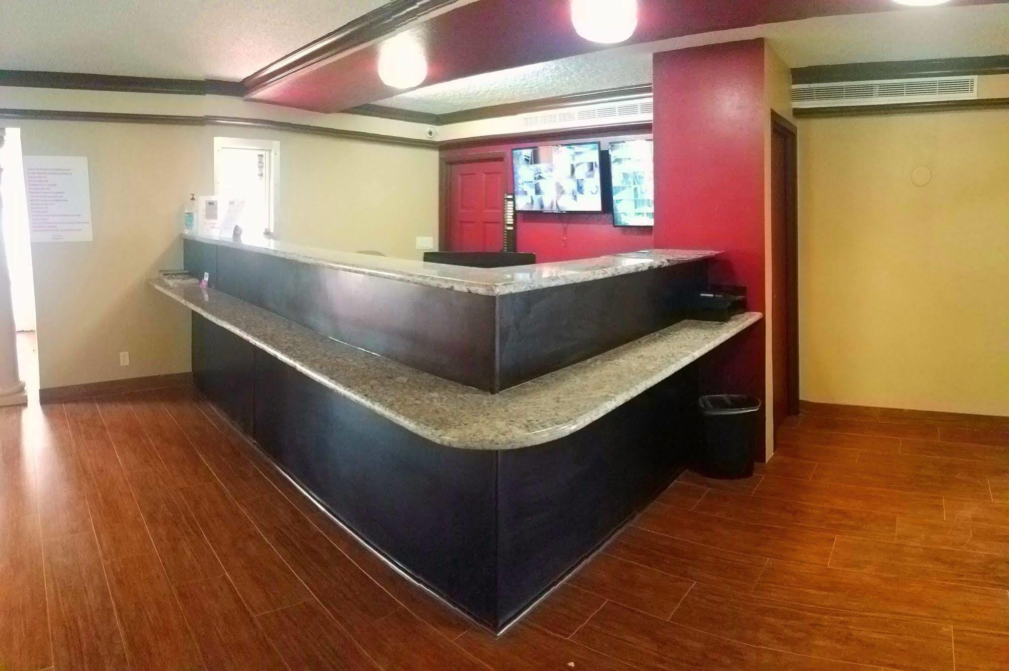 Red Roof & Houston- Hobby Airport Hotel 2*