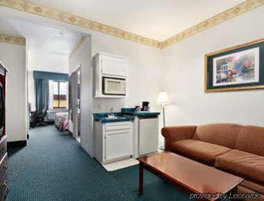 Days & By Wyndham North/aldine