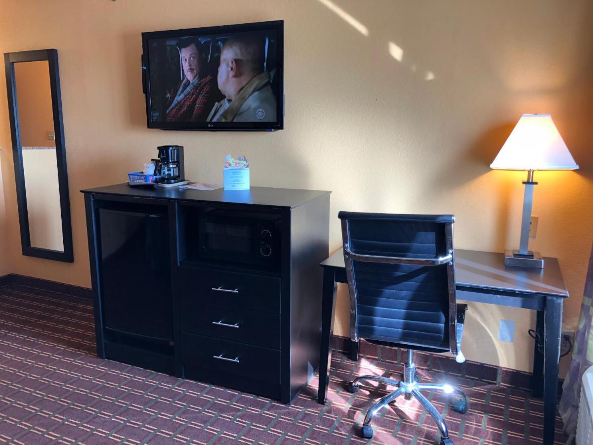 Super 8 By Wyndham Houston/i-10/federal Road Hotel Houston