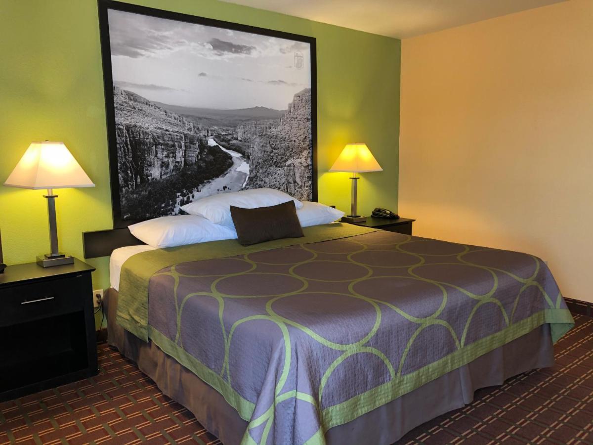 Hotel Super 8 By Wyndham Houston/i-10/federal Road