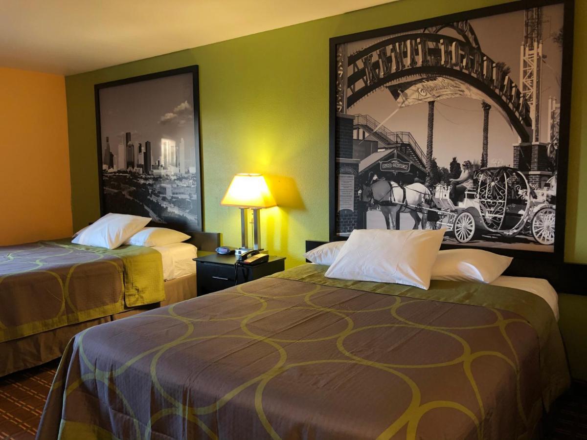 Super 8 By Wyndham Houston/i-10/federal Road 2* Houston