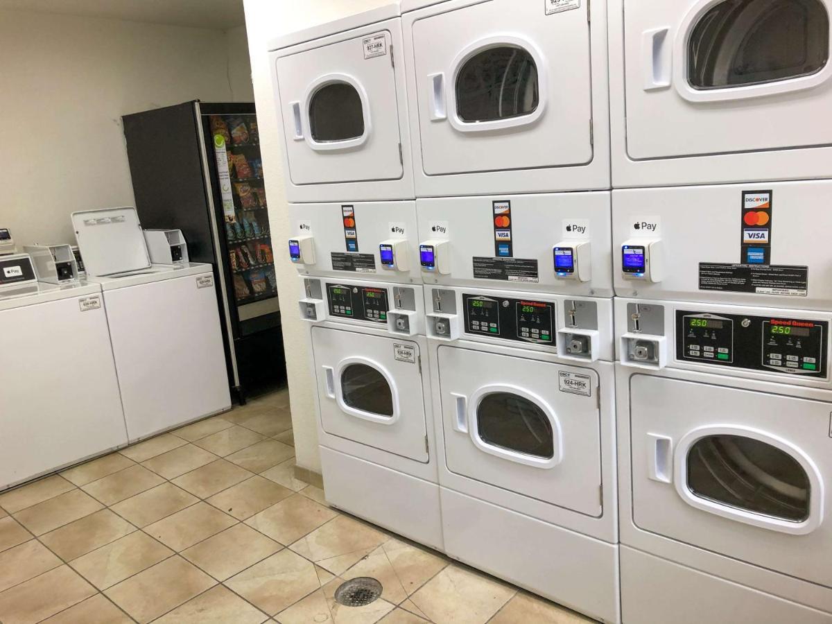 Hotel 6-houston, Tx - Westchase Houston