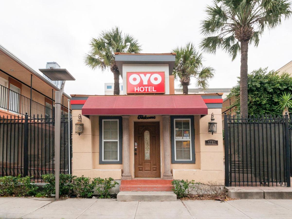 Oyo & Galleria 2*