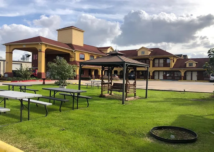 Raintree Inn And Suites