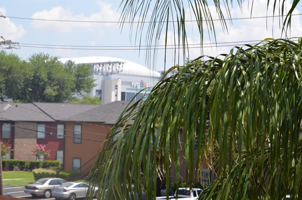 Motel Sterling And At Reliant And Medical Center