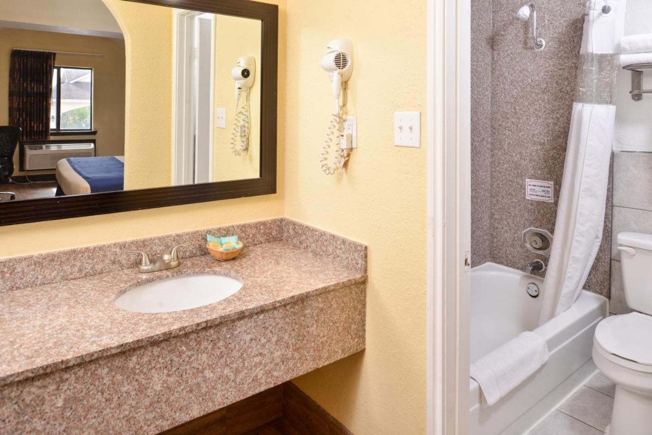 Americas Value Medical Center Downtown Motel 2*