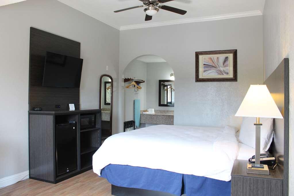 Americas Value Medical Center Downtown 2*