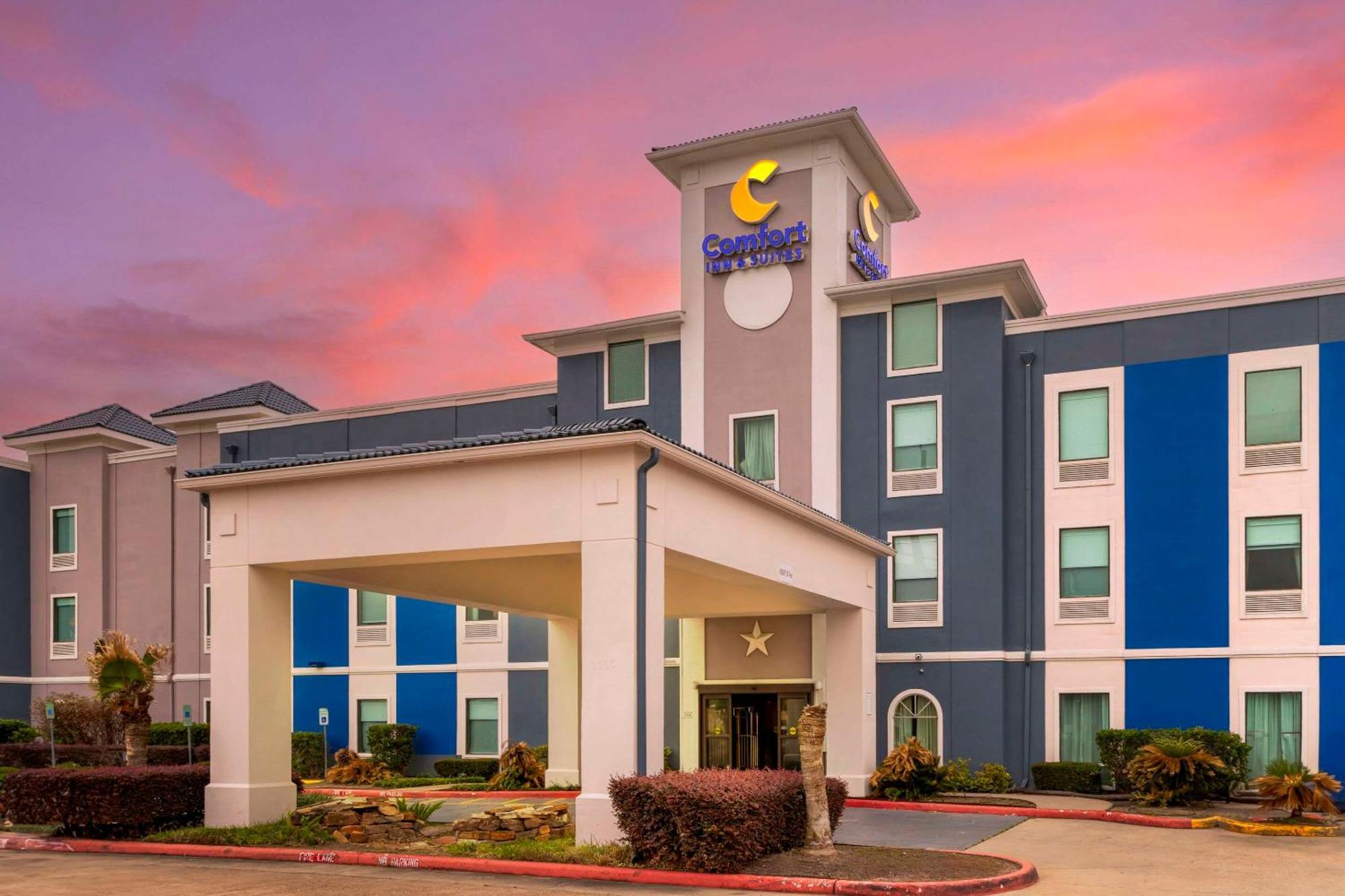 Comfort & Fm1960-champions Hotel Houston