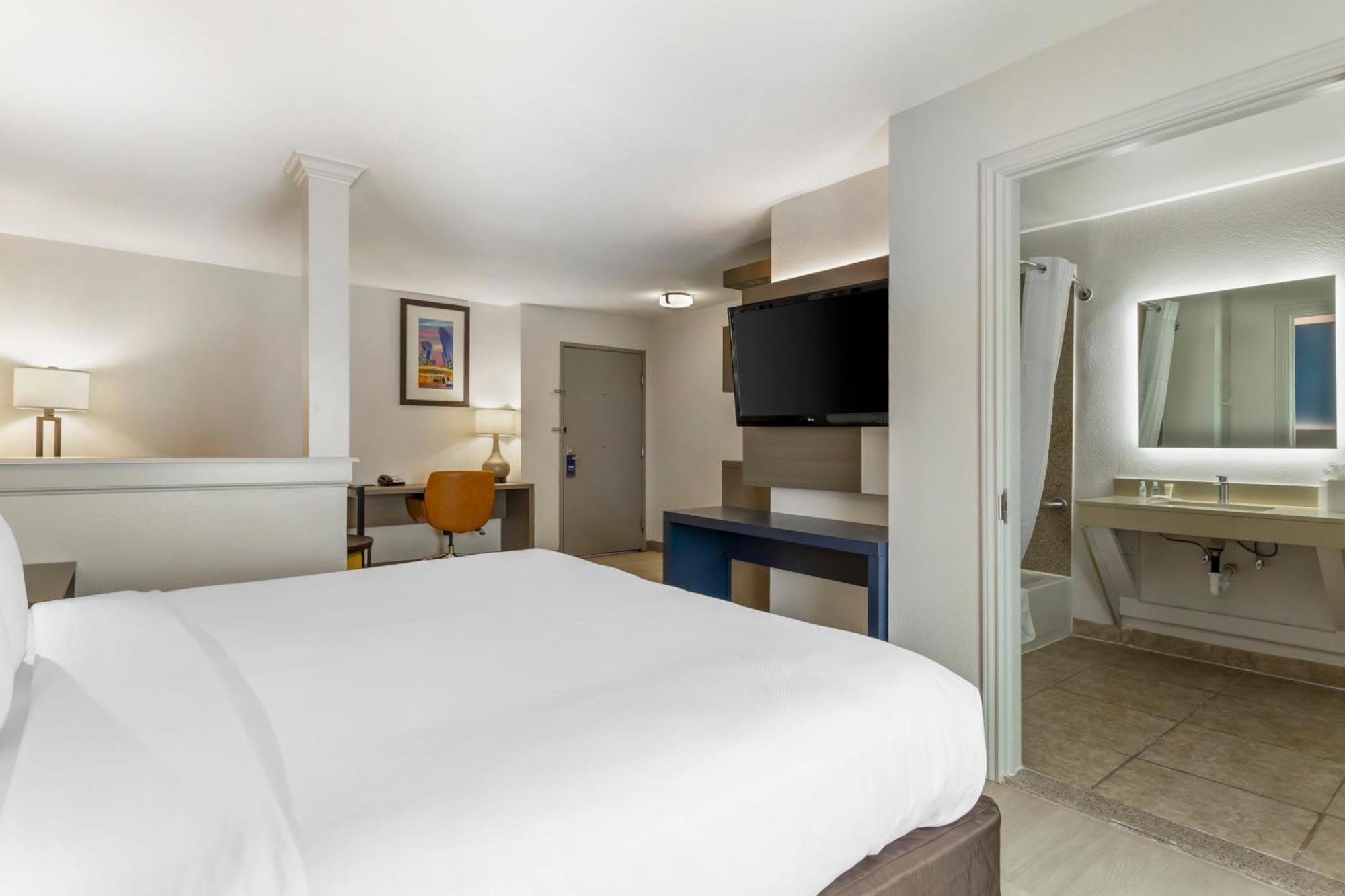 Comfort & Fm1960-champions Hotel 3*