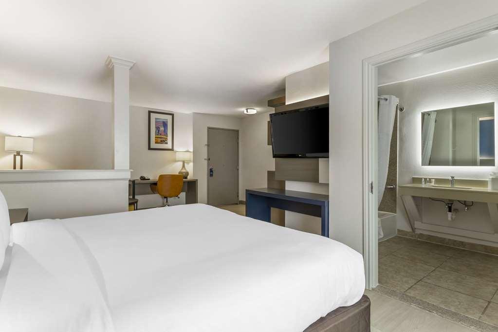 Comfort & Fm1960-champions Hotel