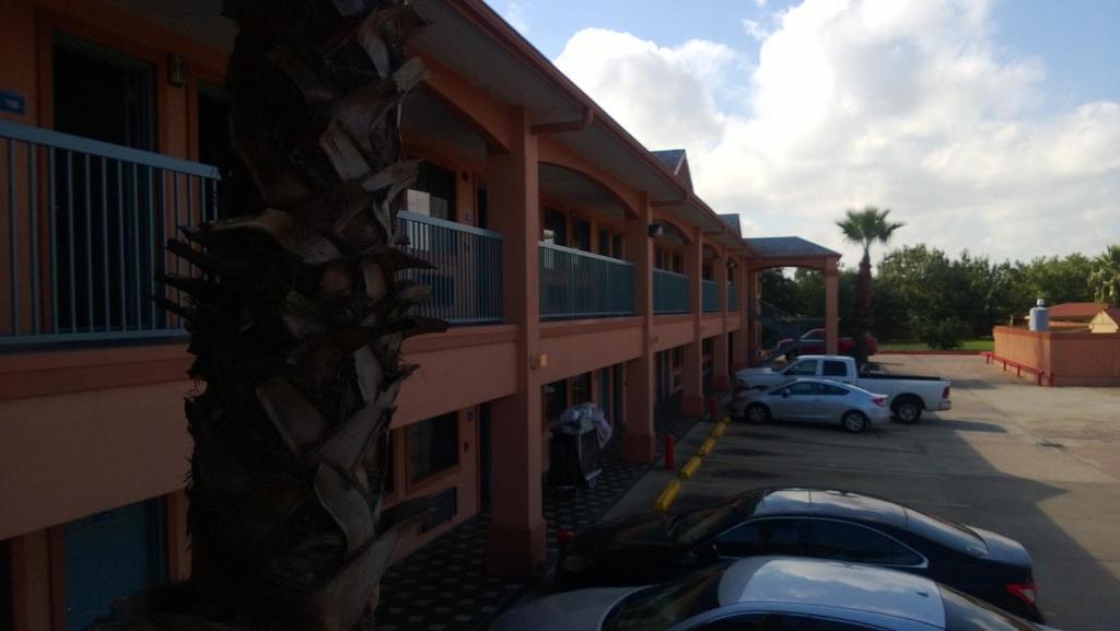 Lotus Motel 2*