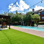 Lavish Apartment Near Houston Medical Centre