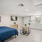 Cosmic Studio At North Downtown