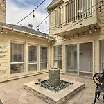 Quiet West Houston Home With Patio, Walk To Shops!